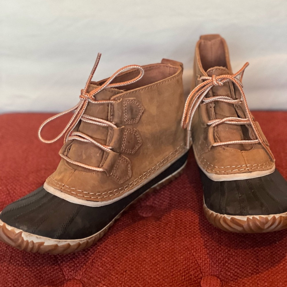 Sorel Waterproof Tan Lace-Up Duck Boots